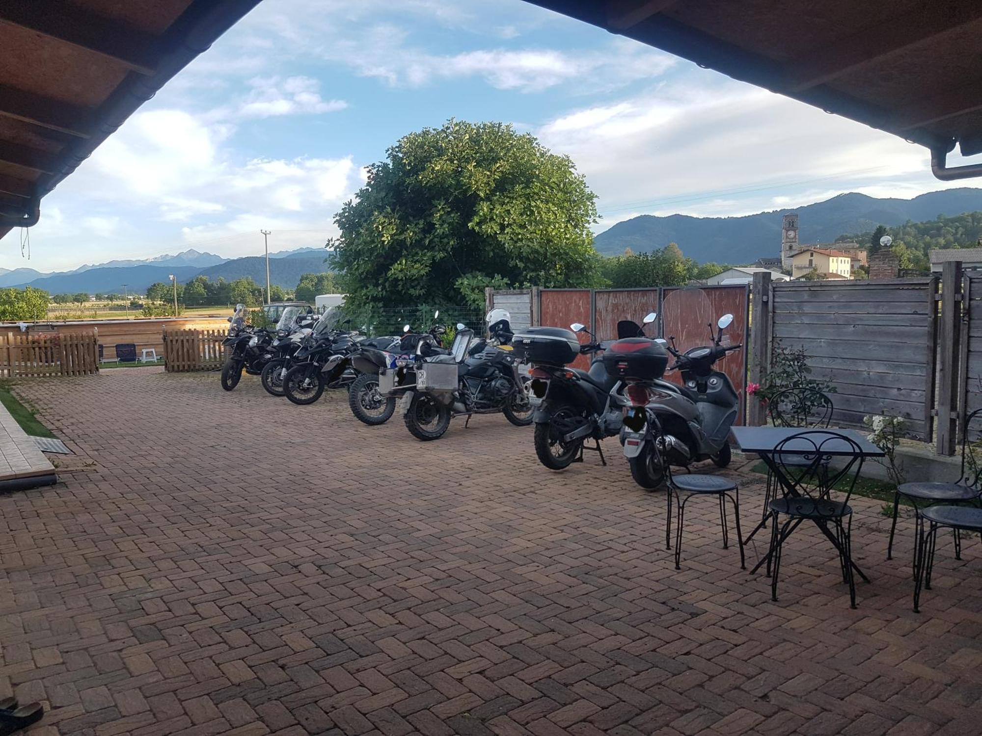 Locanda Dl'Angel Villar San Costanzo Экстерьер фото